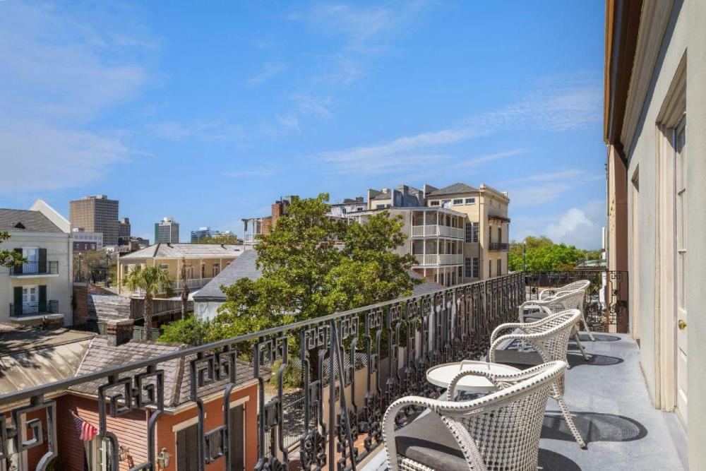 Deluxe Double Room with Balcony interior